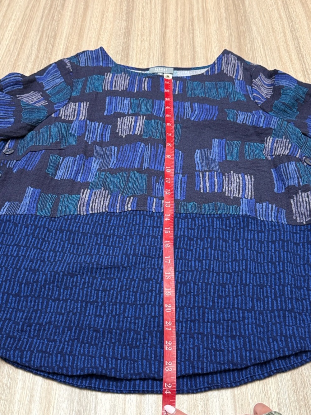 Habitat Patch Hi Long Sleeve Blouse / Tee Size Medium Blue Pattern - Picture 9 of 10